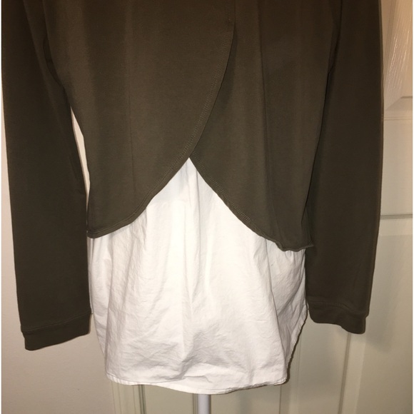 Vince Camuto Oversized Faux Layered Top - Picture 6 of 10